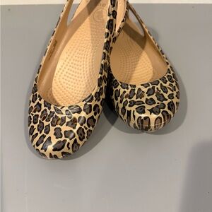 CROCS Leopard Print Women's Kadee Flats Size 5